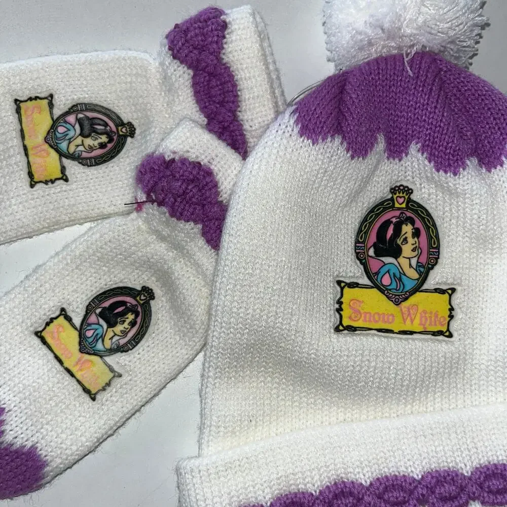 Vintage Girls Disney Snow White Winter Mitten and Beanie Purple/White Set (0862)